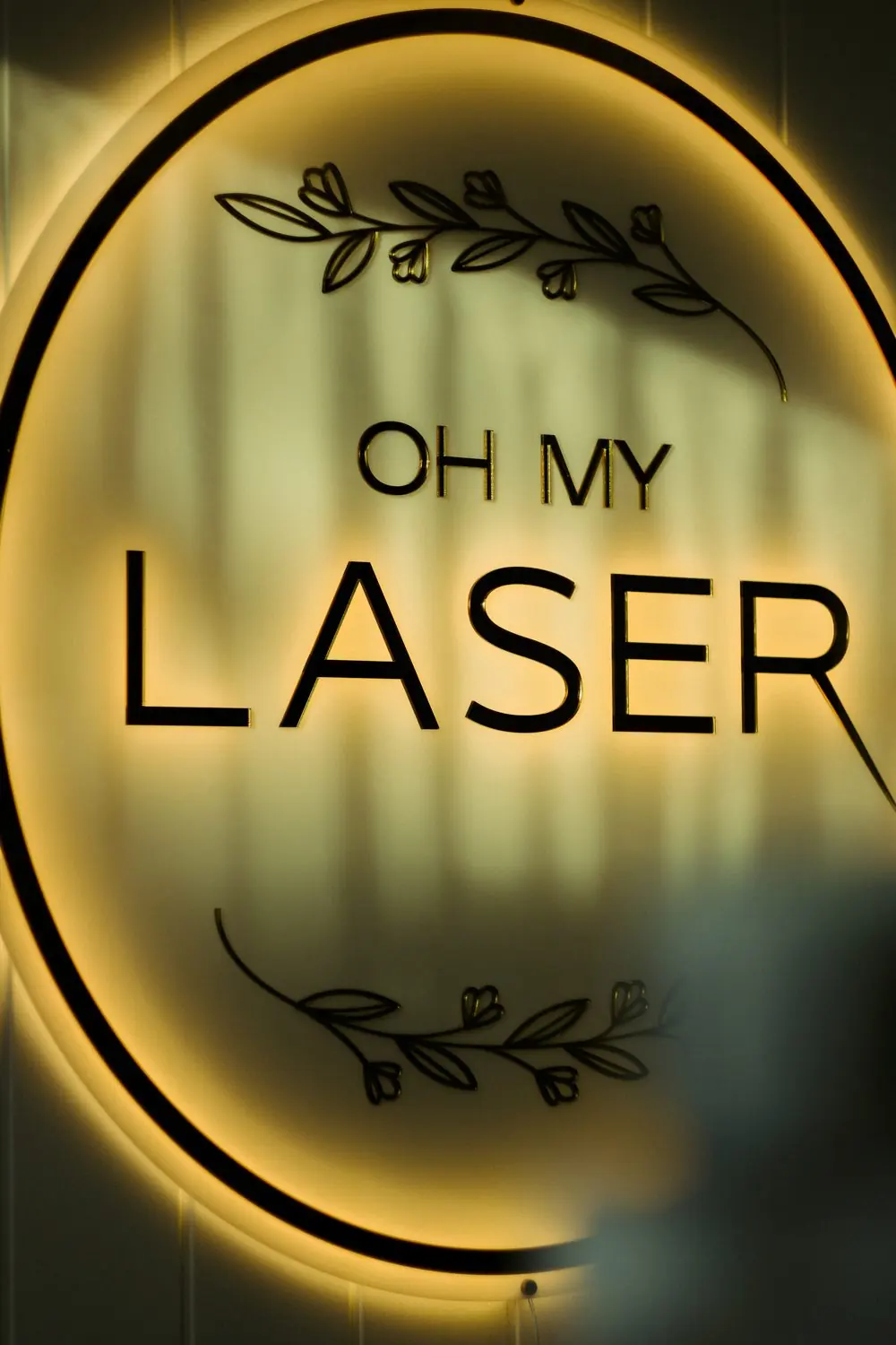 Вивіска студії OH MY LASER